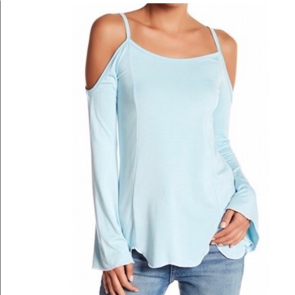 Go Couture Tops - NWT Go Couture Light blue cold shoulder top